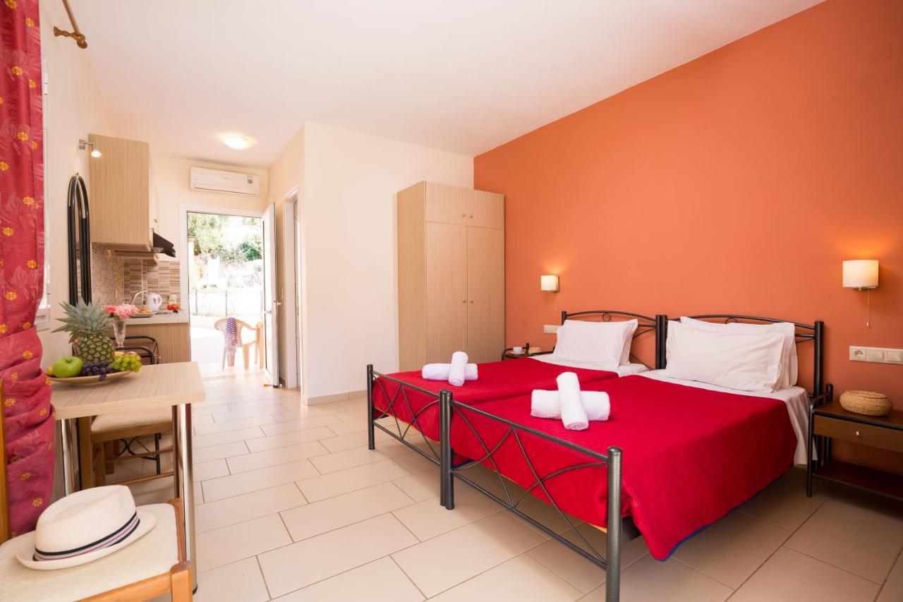 Odysseus Apartments By Hotelius Agios Gordios  Luaran gambar
